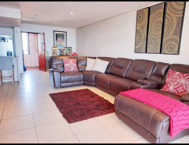 2 BEDROOM APARTMENT FOR SALE IN POINT WATERFRONT